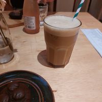 Cookie e capuccino at Livraria da Rua in Belo Horizonte