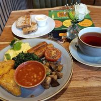 Café da manhã inglês completo at The Veg Box Cafe - London in North West London