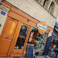 Facade at À Tantôt in Rouen