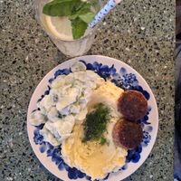 Mielone with mizeria with Elderflower lemonade at Korzenie Kuchnia Roślinna  in Szczecin