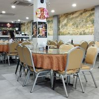 Clean & spacious at NEU Xinmin Vegetarian Restaurant - 新民素食馆 in Kuala Lumpur