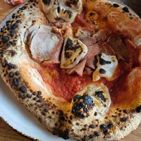 Vegan salami pizza at 60 seconds to Napoli in Hamburg