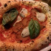 Vegan salami pizza 16€  at 60 seconds to Napoli in Hamburg