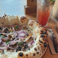 Magic Mushroom Pizza und ein Eistee at 60 seconds to Napoli in Hamburg