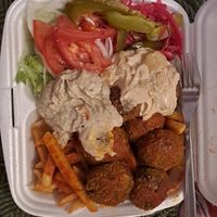 Falafel chip box with all the trimmings, including babaganoush🤌 at Shawarma Specialisten in Malmo
