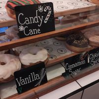 Vegan vanilla and cinnamon sugar (+ other veggie) donuts at Kilted Donut in Edinburgh