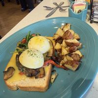 portabello spinach benedict    at House of Benny's in Poland