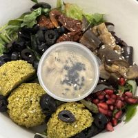 Falafel bowl up closee  at Philosopheat in Barcelona