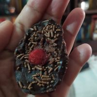 Essa trufa meio ovo de páscoa deliciosa at Doceria Vegana in Irece