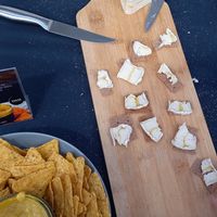 käsesauce (links), mediterraner camembert (rechts; 9,50€/150g) at VEEZE in Oldenburg