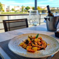 Fusilli with cherry tomatoes, mushrooms, pineapple, peanuts, sesame and chia seeds. at Flor De Sal in Mirandela