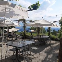 Outdoor seating at Widenbad in Mannedorf