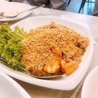 Crispy golden oats at Whole Earth 环界蔬食 in Central Singapore