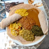 Assorted plate at Tena Adam Feinkosten und Gewürzladen  in Munich