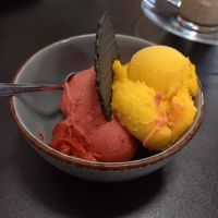Mangoeis und Himbeer-Minz-Eis at Neues Stadtcafe in Ochsenfurt