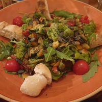 Tossed salad with grilled vegetables at platt und belegt in Munich