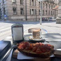 Scene 2   at Metro da Trindade in Porto