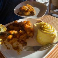 shogo ngopa and tingmo at Tibetan Kitchen in New Haven