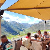 Outdoor seating at Alp-Hittä in Andermatt
