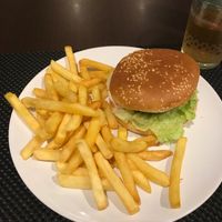 Hambúrguer vegano. at PenaCurva in Porto