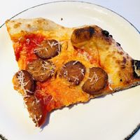 Neapolitan pizza/ veg sausage✨🤌🏼 #Veganuary at Crossroads Kitchen in Los Angeles