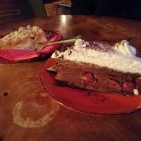 Schwarzwälder Kirsch- und Mirabellenkuchen at Cafe Harvest in Vienna