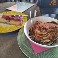 Tiramisu & Milchreis Kuchen at Cafe Harvest in Vienna