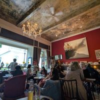  at Cafe Harvest in Vienna