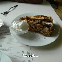 A delicious vegan apple dessert at Cafe Harvest in Vienna