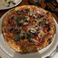vegan pizza (fav!)  at Siamo Napoli in San Diego