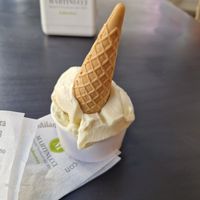 Vanilla and pistachio ice cream at Martinucci Laboratory in Gallipoli