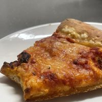 Last piece of Green Eat Plant-based Margarita   at Papa John's in Seoul