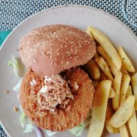 Hambúrguer at Dona Sardinha in Luso