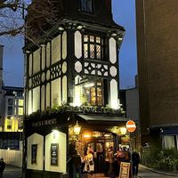 Traditional pub with cool vegan options  at Coach & Horses Mayfair in London