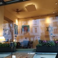 Ein Blick von außen nach innen. at Feinberg's in Berlin