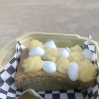 Bizcocho de horchata y crema  at Vonuts in Valencia