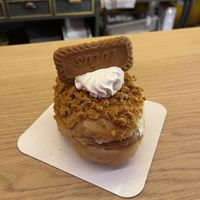 Donut de lotus  at Vonuts in Valencia