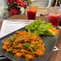 🍛HUNGARIAN BEEFLESS STROGANOFF RM35
Savor the richness of plant-based meat, a medley of assorted mushrooms, velvety cream, and a hint of tanginess in this Hungarian-inspired de at SAVOR in Kuala Lumpur