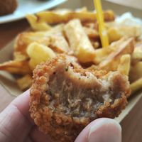 Vleesvrije draadjesbitterbal at Cafetaria De Vesting in Naarden