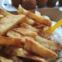 Patat met vegan mayo at Cafetaria De Vesting in Naarden