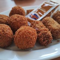 Vegan bitterballen & kroketten at Cafetaria De Vesting in Naarden