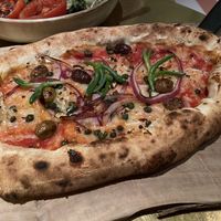 Small pizza to share 🍕 at Vegitalian in Amsterdam