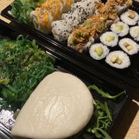 Ottimo sushi e bao vegano. Entrambi con tonno vegano buonissimo #Veganuary at CADO - Sushi & Poke in Palermo