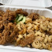 Mac & cheese with fried mushrooms at Soulistic Vegan in Schenectady