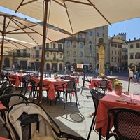 Outside sitting at Essenza Dario e Anna - dal 1964 in Arezzo