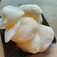 Vegan "Shrimp" chips at EatHappy Vegan - Rosenhoff in Oslo