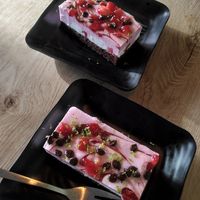 Strawberry cheesecake at EatHappy Vegan - Rosenhoff in Oslo