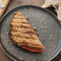 Vegane Stulle (nur die Hälfte, eigentlich doppelt so groß) / vegan sandwich (only half of it thou) at Meet Me In The Morning in Hamburg