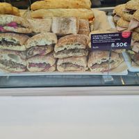 Vegan sandwich with vegetable pulled pork at PMI - Natoo in Mallorca