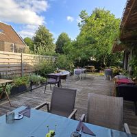 Outdoor seating at Eethuis Lamoen in Landegem